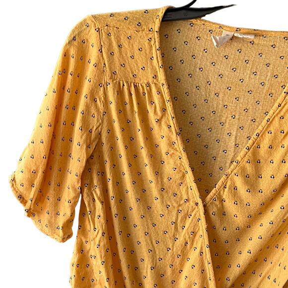 Sky And Sparrow Yellow Floral Crop Top Sz Small Flutter Sleeve - Picture 3 of 12
